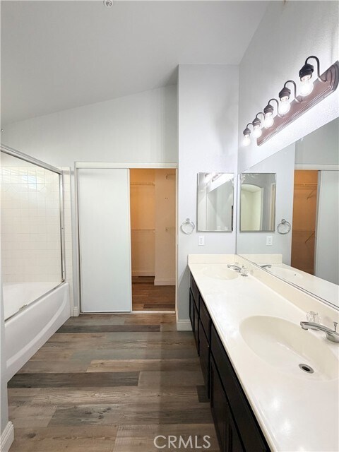 Building Photo - 15096 Fox Ridge Dr