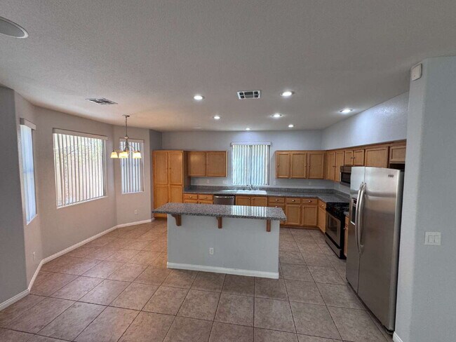 Building Photo - Centennial Hills 4-bedrooms with 2.5 bath