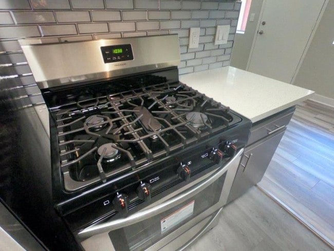 Building Photo - 1 bedroom in Sherman Oaks CA 91411