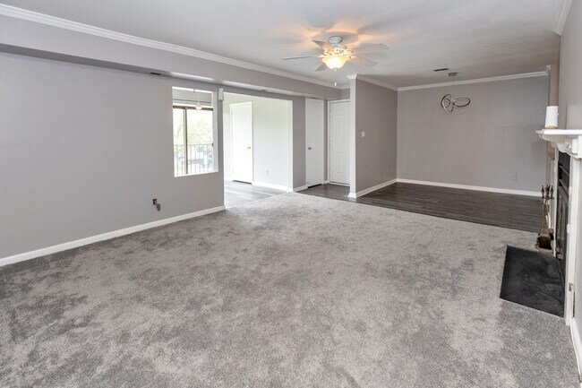 Building Photo - 10-B SUMAC CT