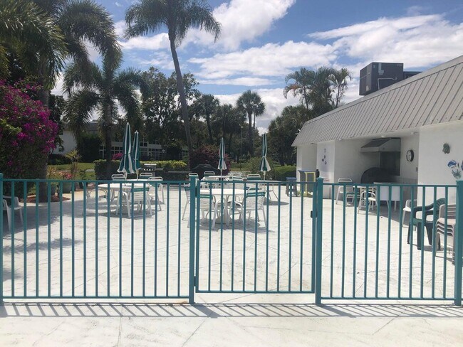 Building Photo - 2929 SE Ocean Blvd