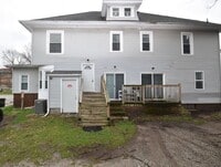 Building Photo - Spacious Downtown Mishawaka Apartment