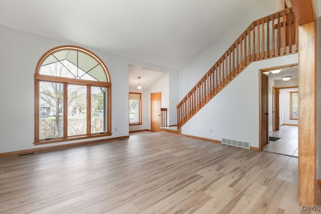 Building Photo - 3293 Greenleafe Dr