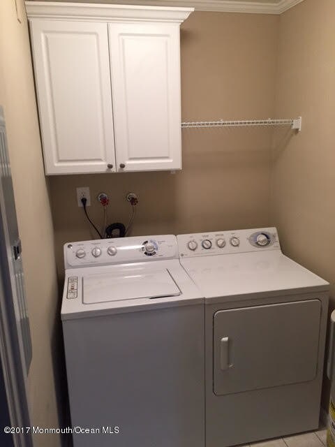 Building Photo - 84 Amberly Dr