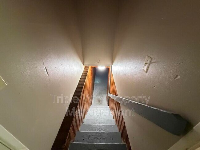 Building Photo - 10329 Chesley Dr