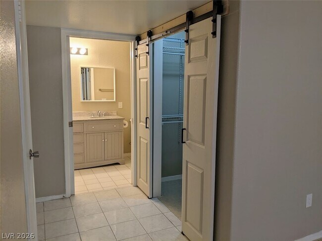 Building Photo - 5710 E Tropicana Ave