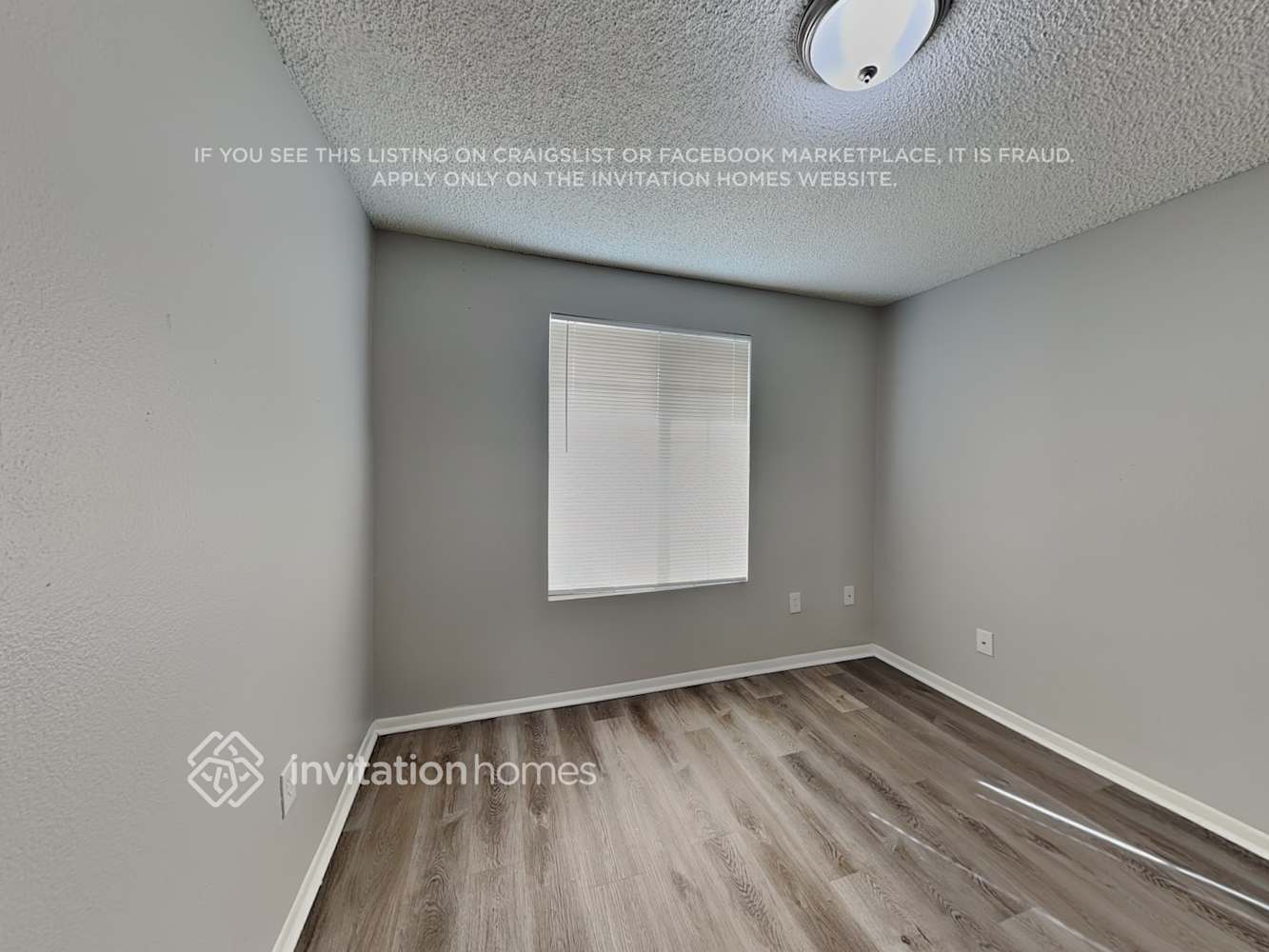 Building Photo - 5552 W Carol Ave