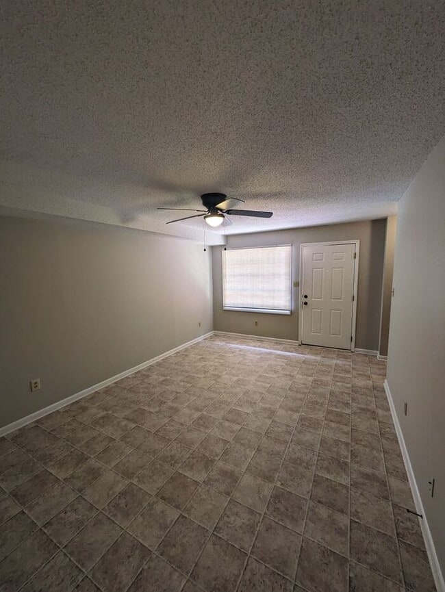 Building Photo - 2BD/1.5BA Townhome at Francescan Terrace