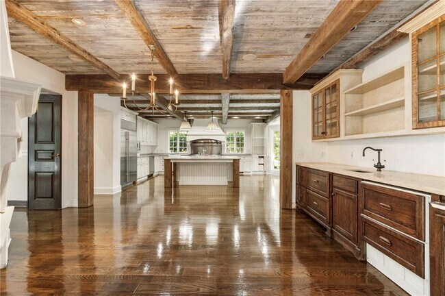 Building Photo - 2485 W Wesley Rd NW