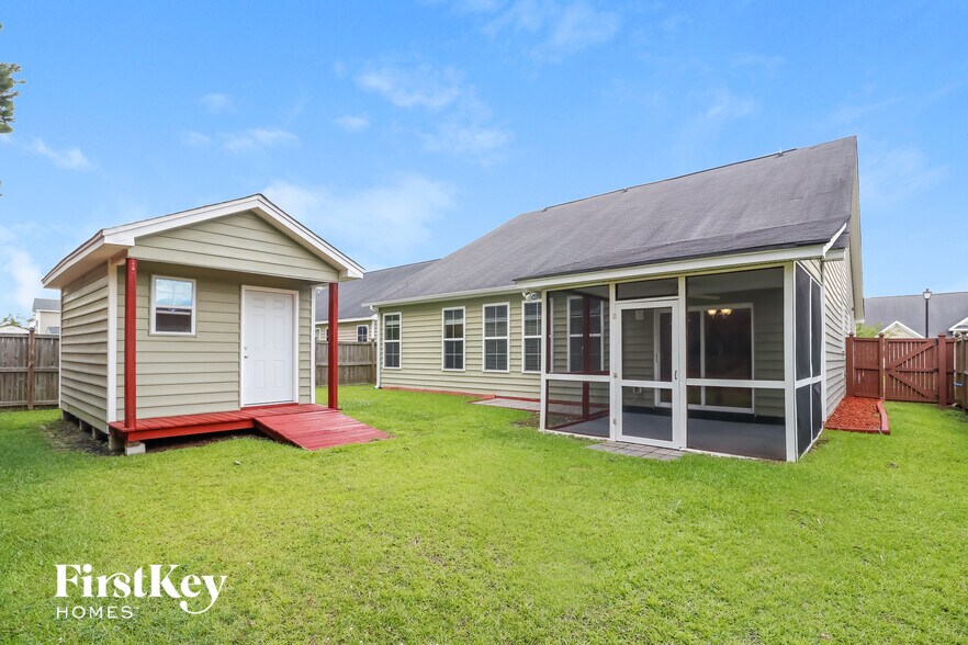 Building Photo - 115 Marinella Dr