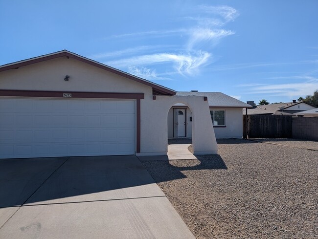 Building Photo - North Phoenix With Garage