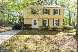 Building Photo - 8414 Clay Dr