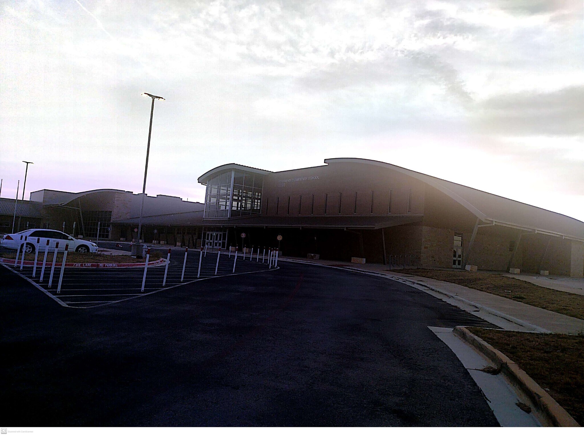 Building Photo - 2083 Cowan Dr