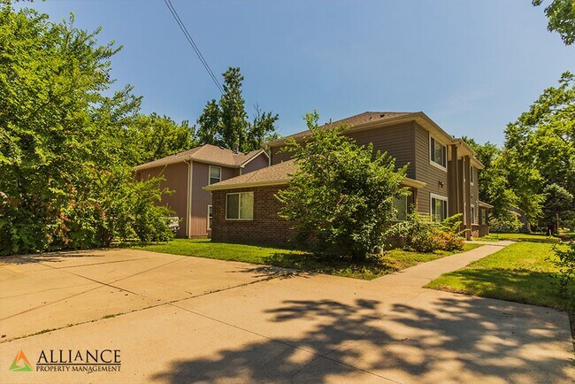 Building Photo - Vattier St. 928-30