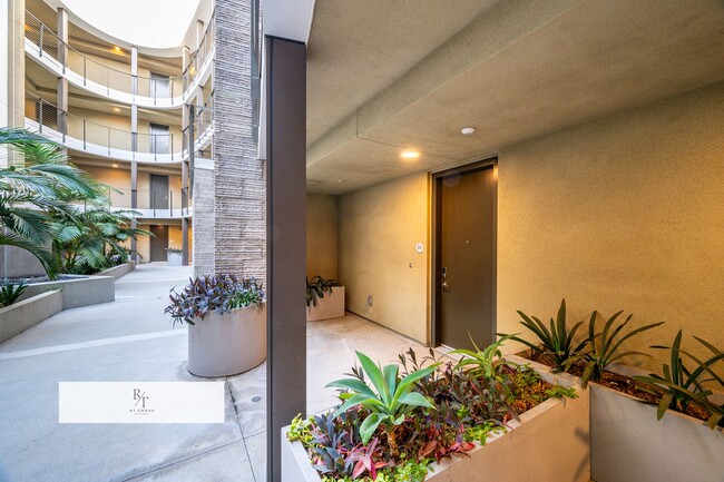 Building Photo - Modern 1-Bedroom Condo with Rooftop Amenities in Pasadena