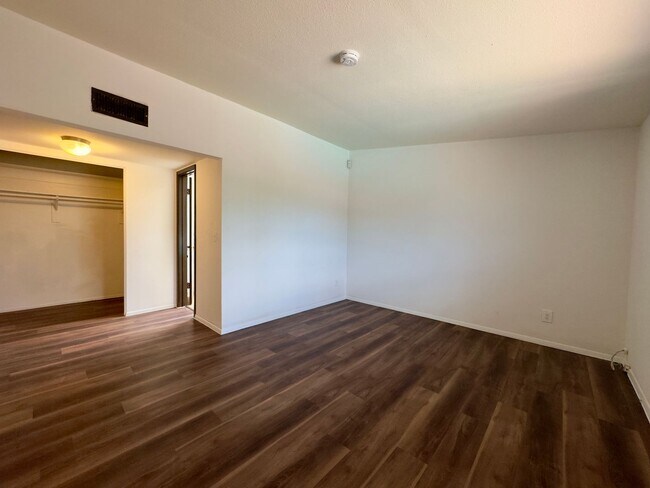 Building Photo - Eastside home- 4 bedroom/ 2 bathrooms, pool and large backyard