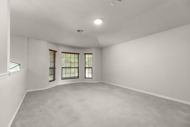 Building Photo - 2802 Scottsdale Dr