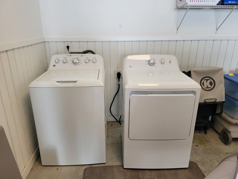 Washer and Dryer - 114 S Hermitage Rd