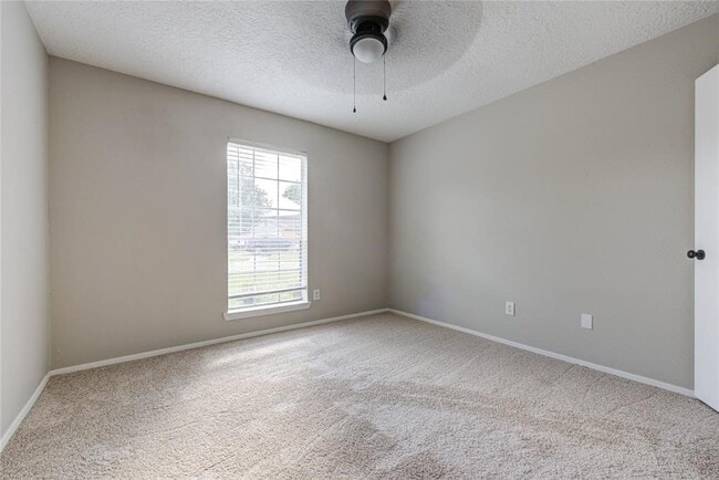 Building Photo - 2311 Pepperweed Dr