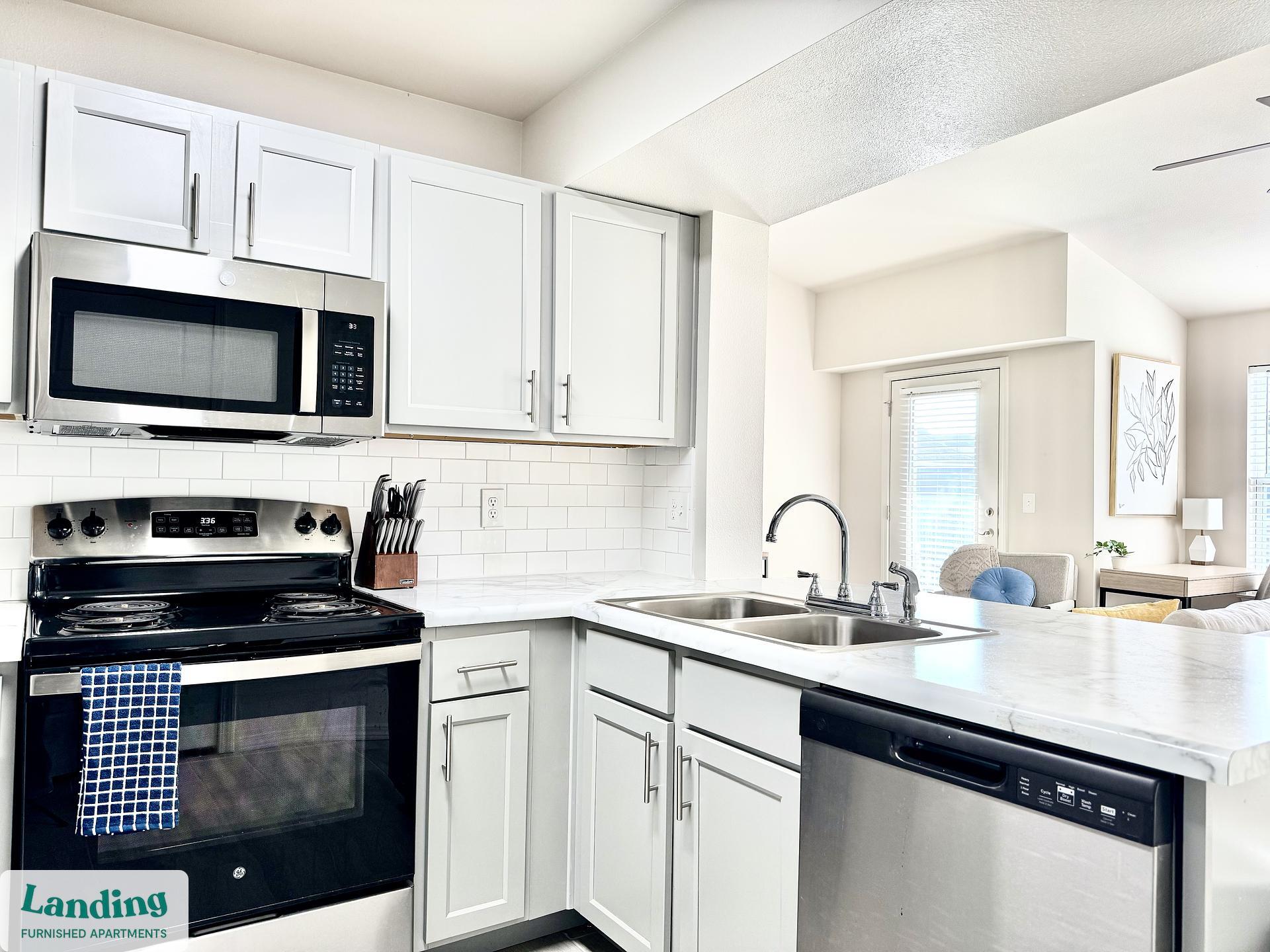 Building Photo - 301 Towne Center Dr