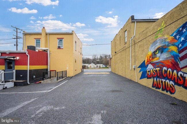 Building Photo - 807 Eastern Blvd