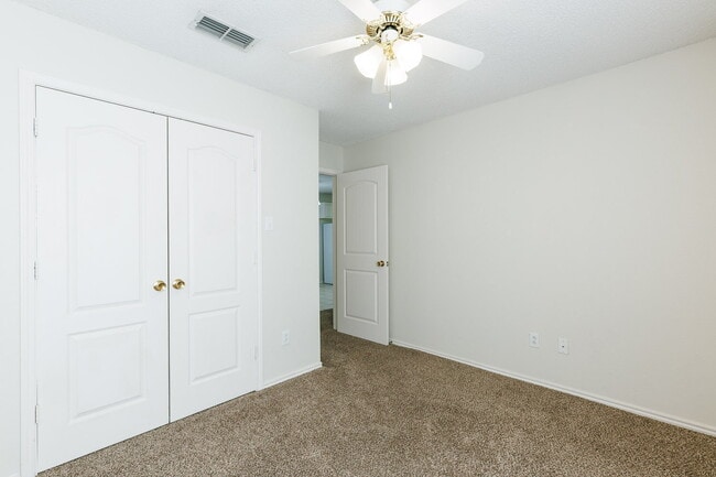 Building Photo - Super Cute Duplex in South Lubbock