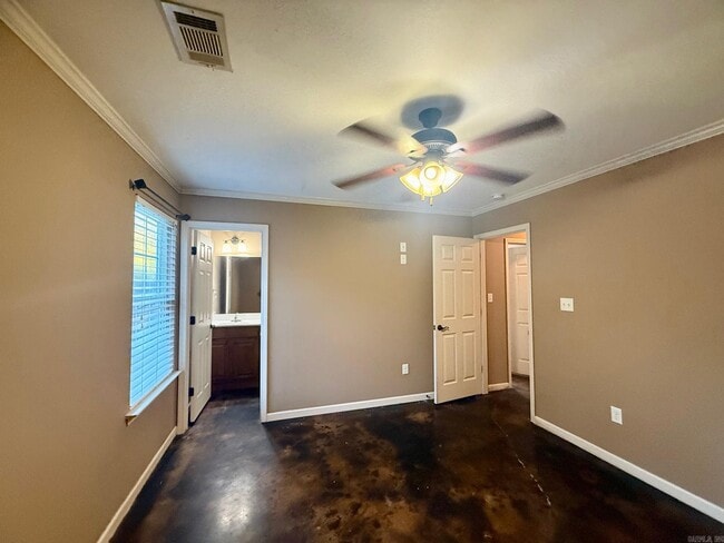 Building Photo - 8900 Eskabar Dr