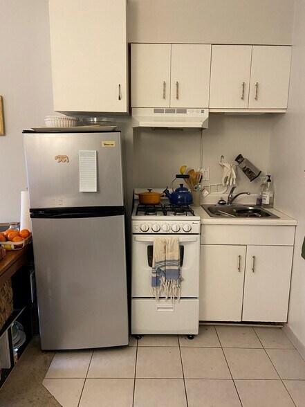 Primary Photo - 550-552 Columbus Ave. Unit 4