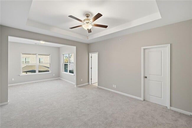 Building Photo - 318 Commons Ave