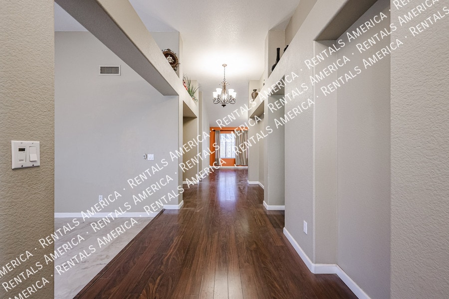 Building Photo - 1241 N Longmore St