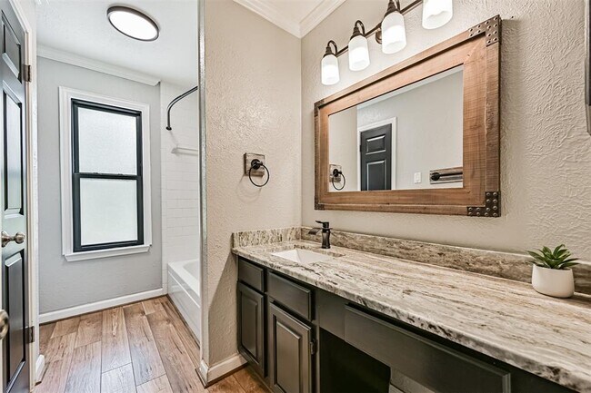 Building Photo - 1801 Vaquero
