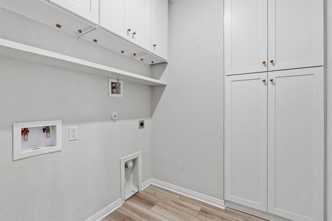 Building Photo - 2807 Rustic Hills Dr