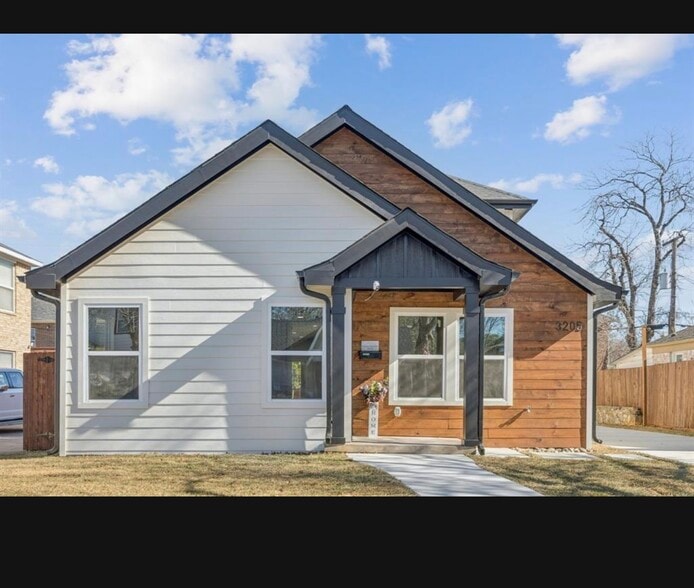 Building Photo - 3205 Waits Ave