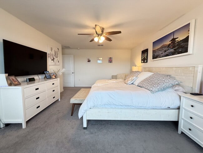 Building Photo - Spacious 4-Bedroom Home with Granite Count...