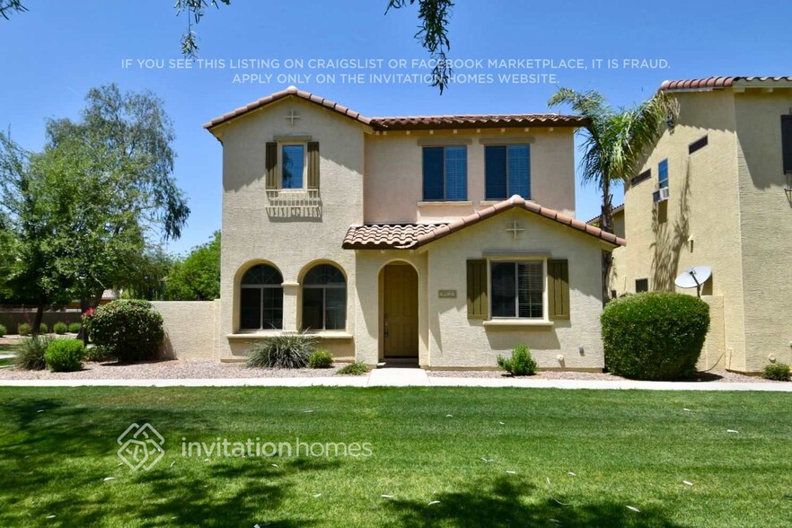 Primary Photo - 3523 S Swan Dr