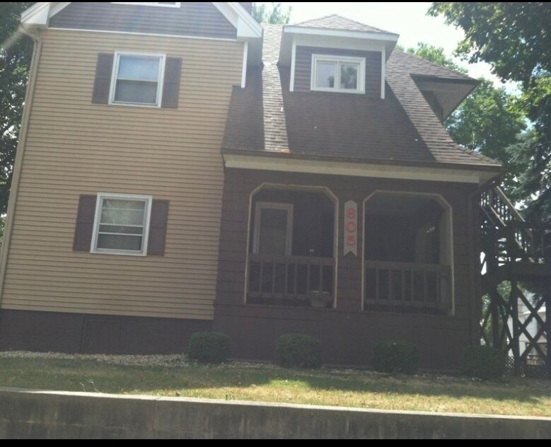 Building Photo - 805 E Monroe St