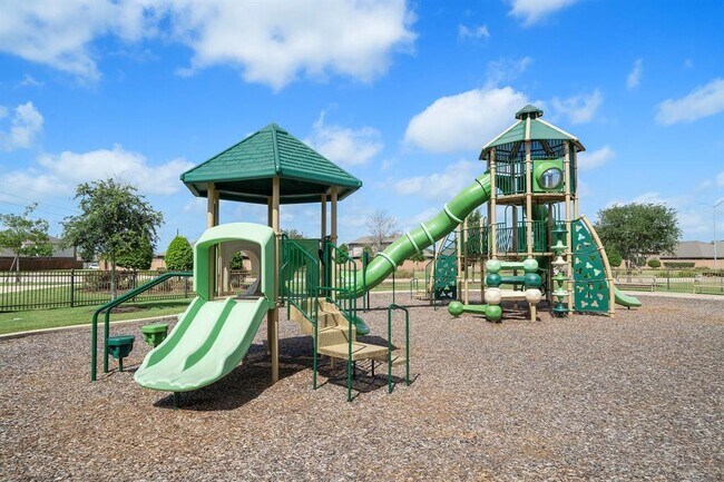 Building Photo - 823 Starcross Bnd Dr