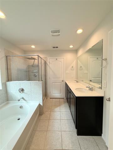 Building Photo - 349 Paloma St