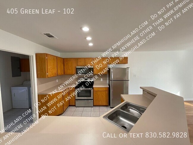 Building Photo - 405 Green Leaf