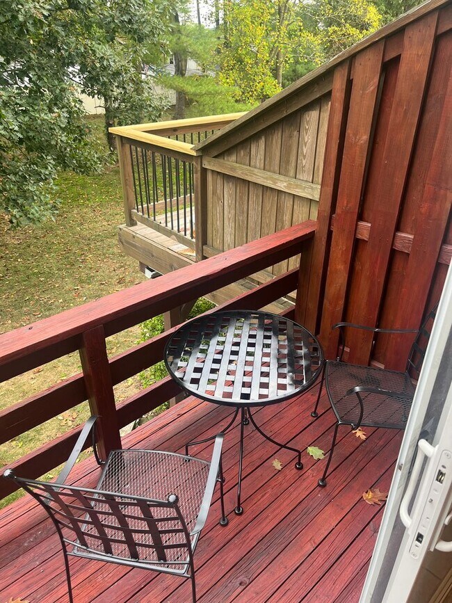Building Photo - 3 Bd / 2.5 Bth Pennsbury School District Townhome
