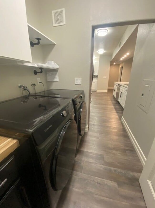 Building Photo - Upgraded Single Story First Floor Condo in Gated Community at Popular Madison Park Villas