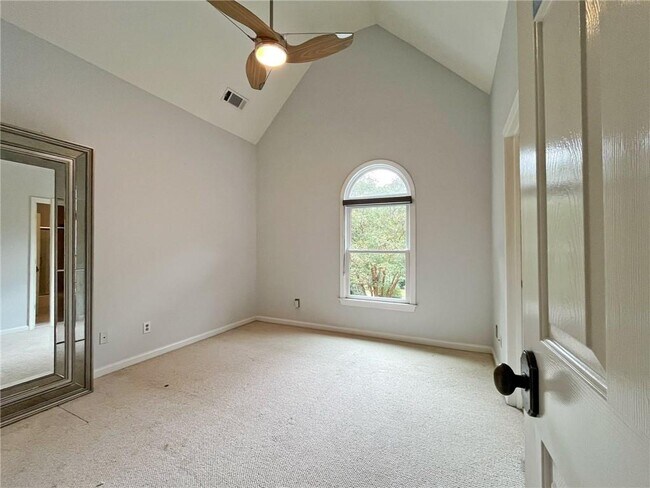 Building Photo - 6709 Wooded Cove Ct