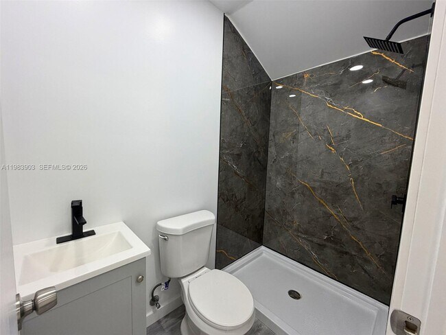 Building Photo - 9255 SW 43rd Terrace