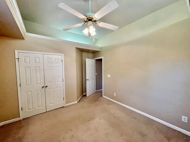 Building Photo - 103 Oros Point