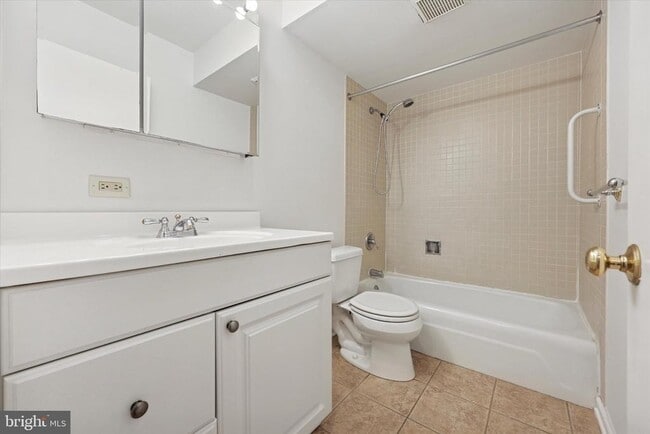 Building Photo - 128 Macklenberg Dr
