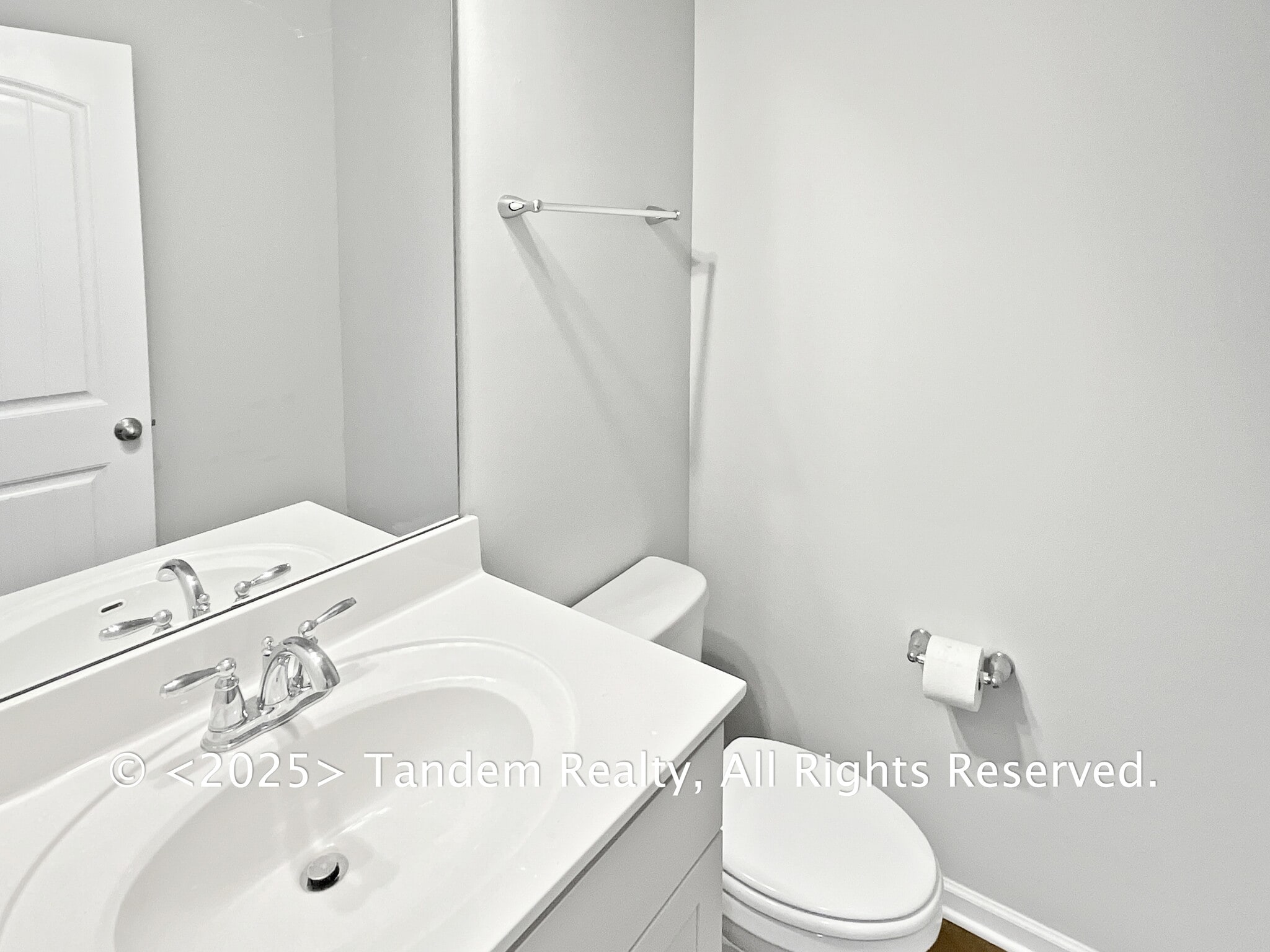 Building Photo - 8020 Forest Hills Dr