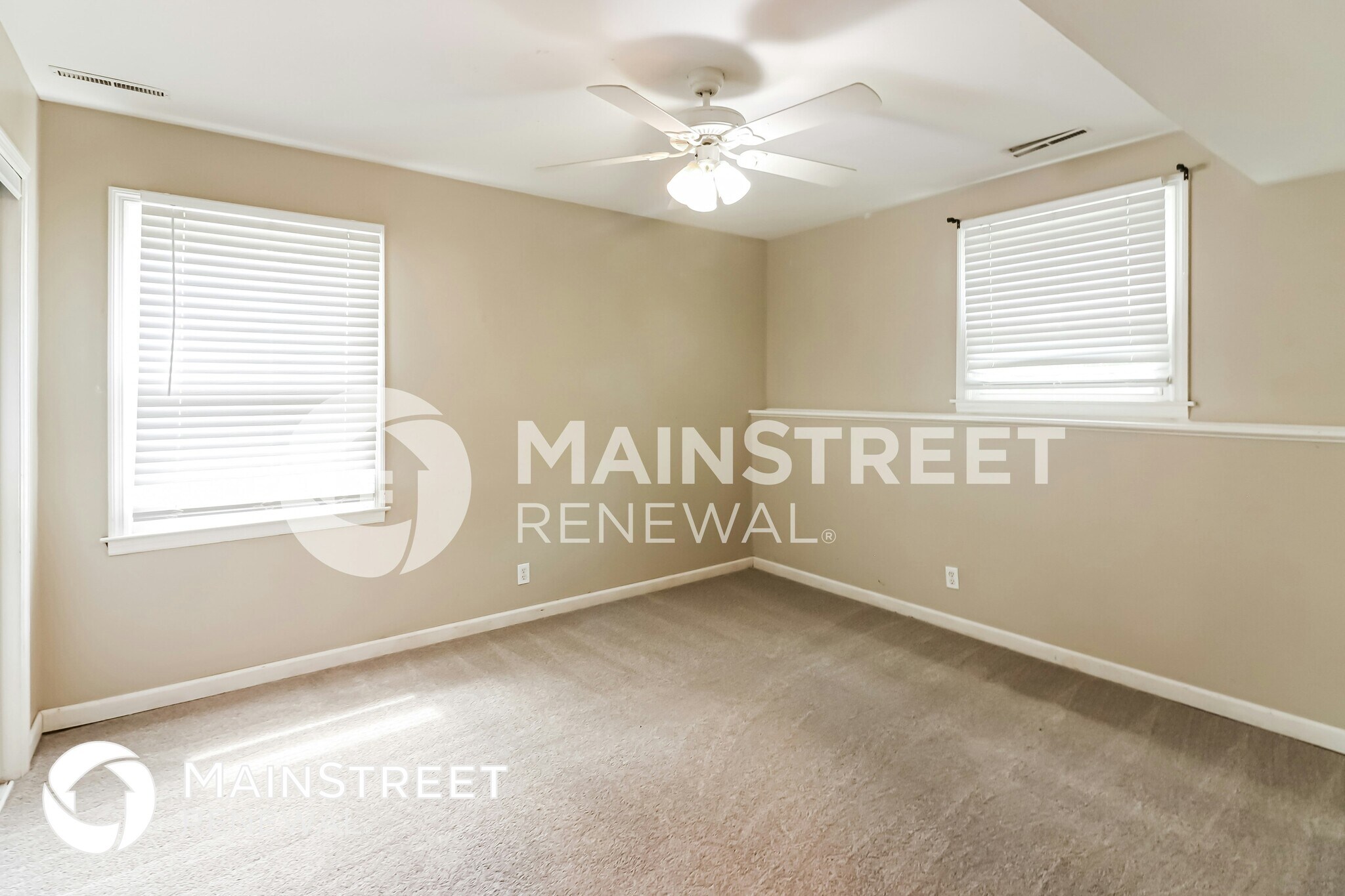 Building Photo - 7200 Willow Ave