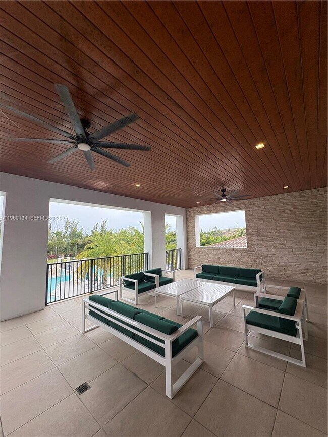 Building Photo - 7815 NW 104th Ave