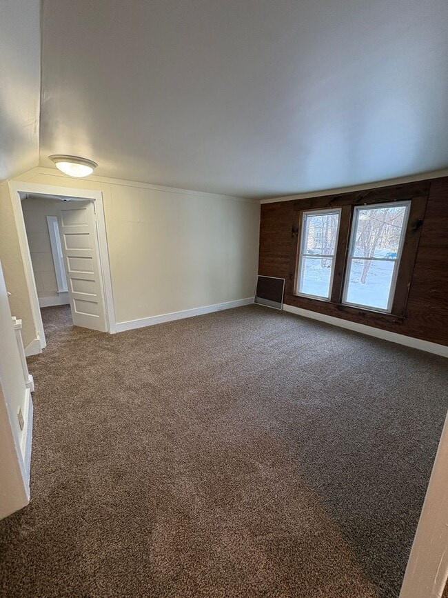 Building Photo - 114-116 Knight St