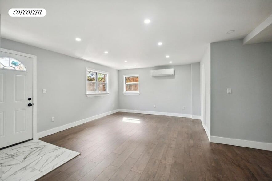 Building Photo - 224 W 252nd St